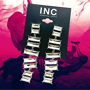 🆕INC International Concepts Women’s Silver Crystal Dangly Statement Earrings❤️❤️